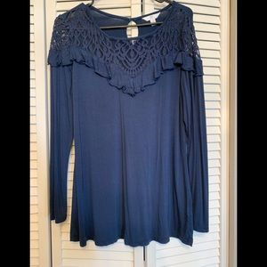 Women’s long sleeve shirt